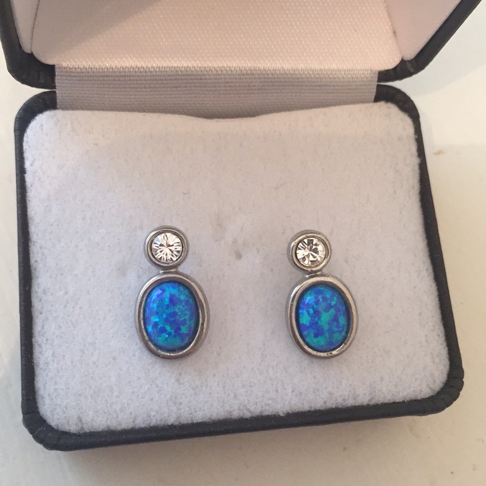 Circle drop earrings